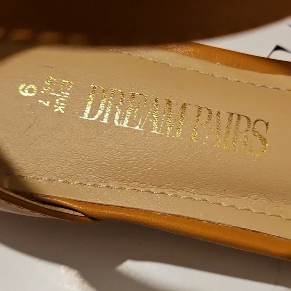 Dream Pairs Pointed Toe Tan Ankle Strap Shoes - Picture 4 of 11